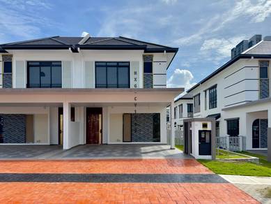 Semi-Detached House For Rent in Setia Alam,SGR
