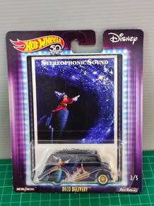 Hotwheels Disney Mickey Mouse Deco Delivery
