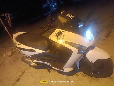 Sym VTS 200