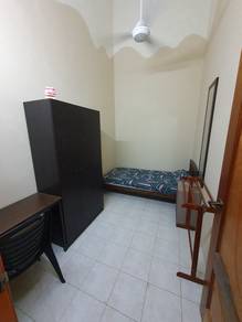 Room in Bukit Beruang, MLK