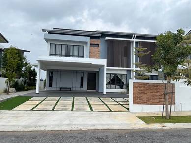 Semi-Detached House For Sale in Ayer Keroh,MLK