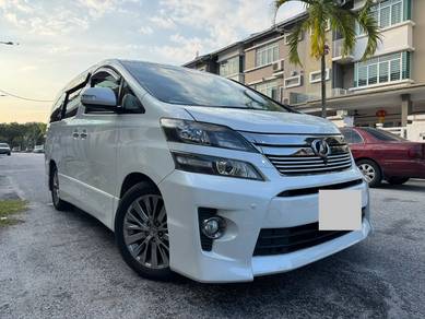 Toyota Vellfire Z GOLDEN EYES in Klang, SGR
