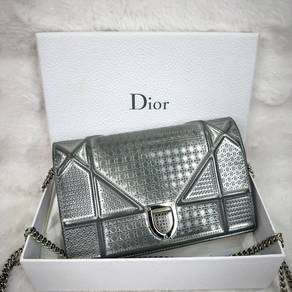 Dior Metallic Micro-cannage Diorama Silver WOC