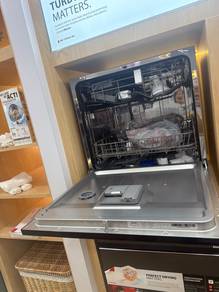 TOSHIBA DISWASHER 8 Place