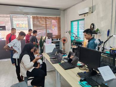Kedai phone dan komputer untuk diambil alih
