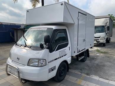 Lori Lorry Nissan SK 82 Aluminium Luton Box