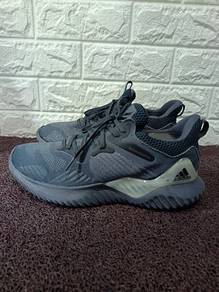 Uk9 Adidas Alphabounce Running