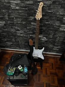 Yamaha PAC012 Double Cutaway Electric Guitar Set