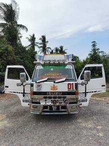 1994 Lori Isuzu Nhr
