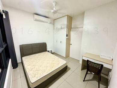 Condominium For Rent in M Vertica