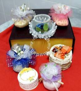 LOT Decorative Items (7 Items)