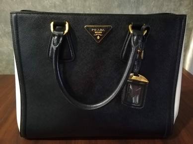 [Limited edition] Prada Saffiano Black & White