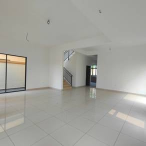 Semi-Detached House For Sale in Cheng,MLK