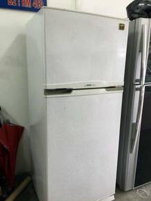 White Samsung Fridge Refrigerator Peti Sejuk Ais