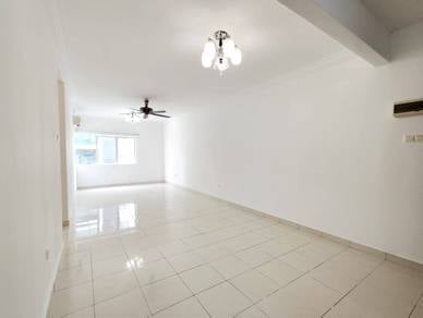 Condominium For Sale in Koi Kinrara