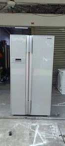 Hitachi side by side door fridge refrigerator 605L