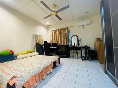 Room in Seri Kembangan, SGR