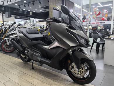 Kymco AK 550