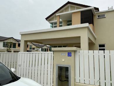 Semi-Detached House For Sale in Senawang,NSN