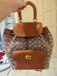 Coach Riya Backpack 21 in Signature Textile Jacqua