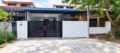 1-storey Terraced House For Sale in Parit Raja,JHR