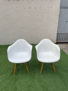 YE77G Kerusi Makan Bucket Dining Chair White