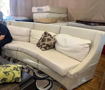 sofa curve hotel