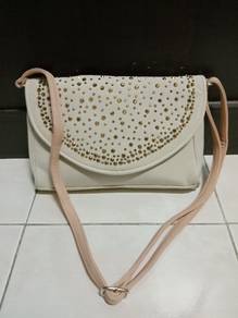 Kardashian Kollection KK Sling Bag