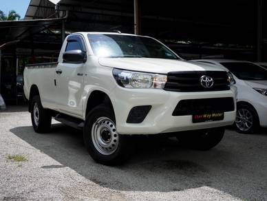 Toyota Hilux MT in Simpang Ampat, PNG