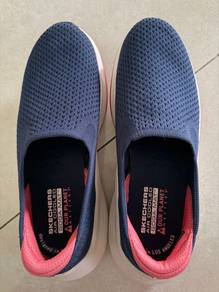 Skechers woman utk dilepaskan