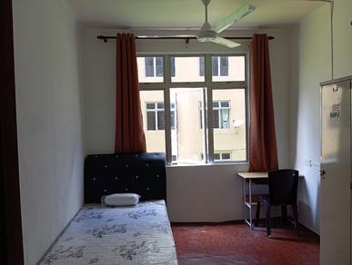 Room in Ayer Keroh, MLK