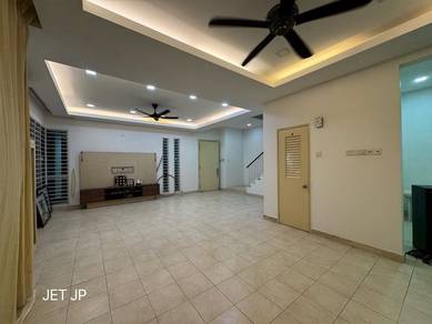 Semi-Detached House For Sale in Bandar Botanic,SGR