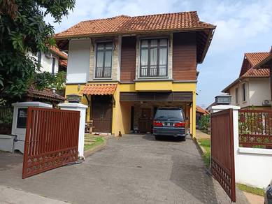 Semi-Detached House For Sale in Shah Alam,SGR