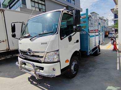 Lori HINO 3 Ton 5 Tan Cargo Kayu Pagar 2026 Lorry