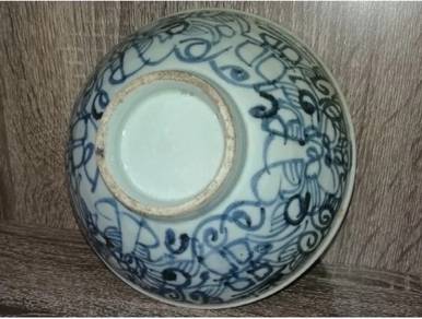 A large blue-and-white porcelain bowl 青花瓷 晚清时期老物件