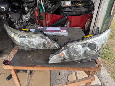 No 18-9-3 Toyota Estima Acr50 2009 Headlamp Jpn