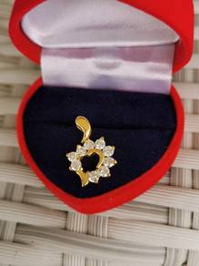 916 Gold Pendant with Loose Diamonds