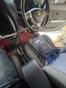 Pasang subwoofer