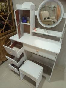 Meja solek 