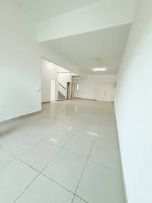 Condominium For Sale in Elit Heights @ Bayan City