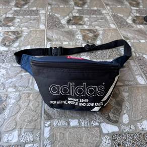 Adidas vintage waist bag.