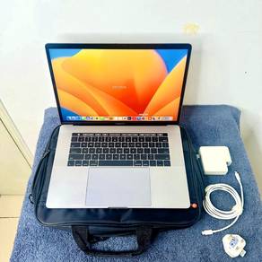 MacBook Pro 15 | Core i7 | 16/512GB| FREE GIFTS