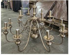 Elegant Multi-Arm Vintage-Style Chandelier
