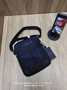 Tommy Hilfiger Nylon Mini Reporter