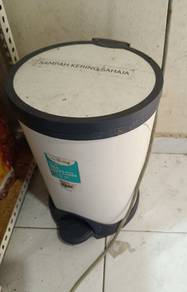 Tong sampah (Negotiable)