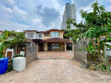Semi-Detached House For Sale in Shah Alam,SGR