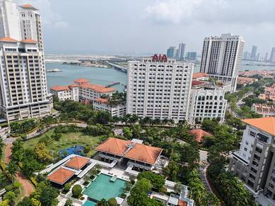 Condominium For Rent in Quayside