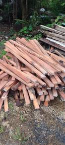 Kayu 1x2 panjang 4kaki min 700btg keatas
