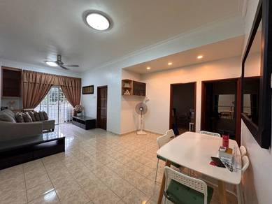 Apartment For Sale in Pandan Court