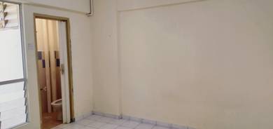 Flat For Sale in Pangsapuri Taman Tasik Sungai Chua